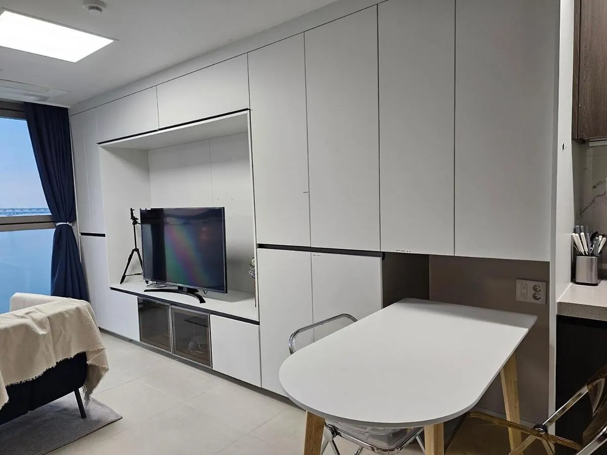 Apartment Gwangan - 1Sec To Gwanganli Beach, Oceanview Busan South Korea